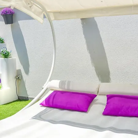 Atico Terraza Privada Piscina Centro Ac Nuevo 1hab Apartament
