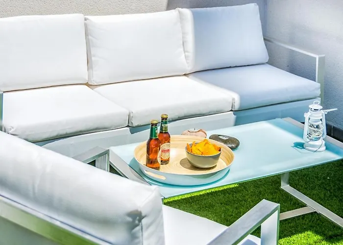 Atico Terraza Privada Piscina Centro Ac Nuevo 1hab